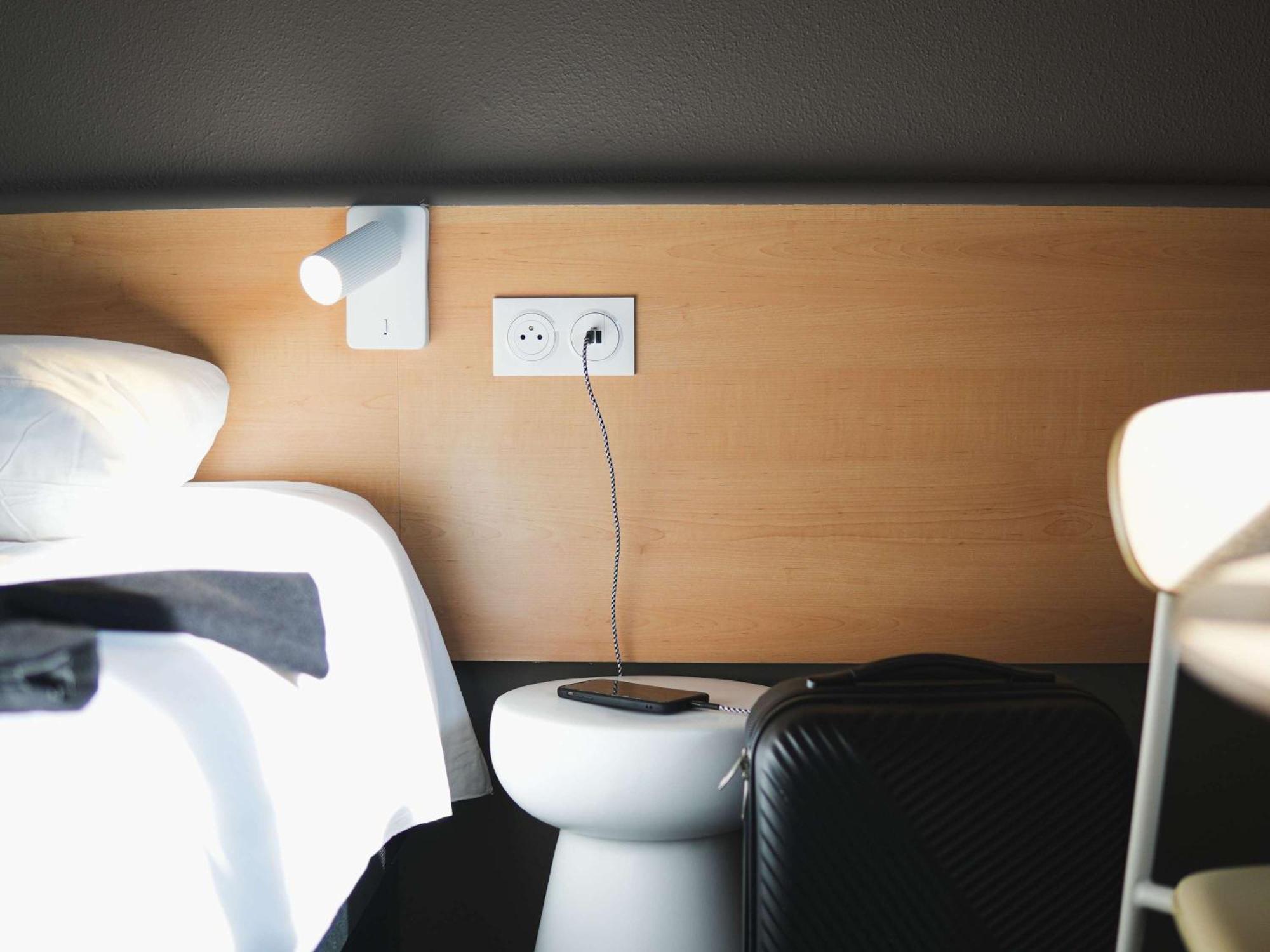 Ibis Caen Porte D'Angleterre Экстерьер фото