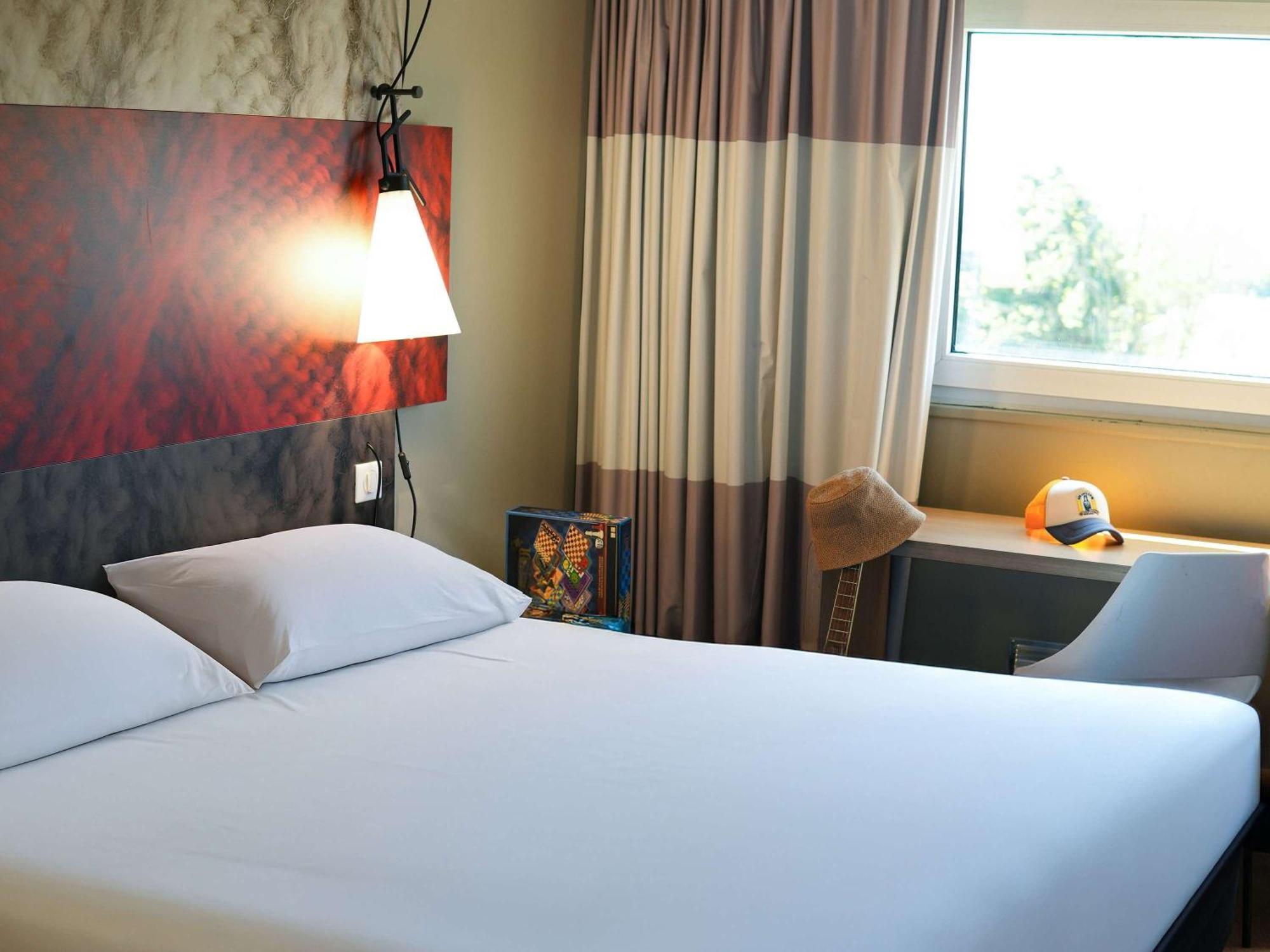 Ibis Caen Porte D'Angleterre Экстерьер фото